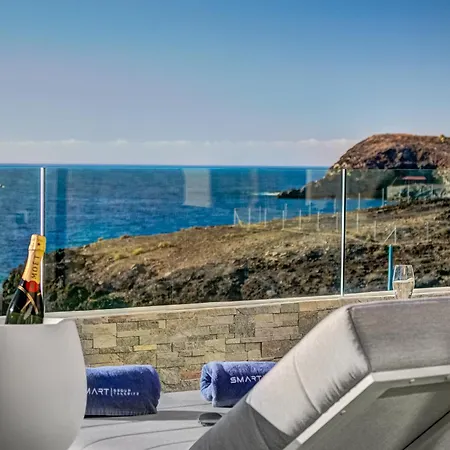 Apartment Terrace On The Sea